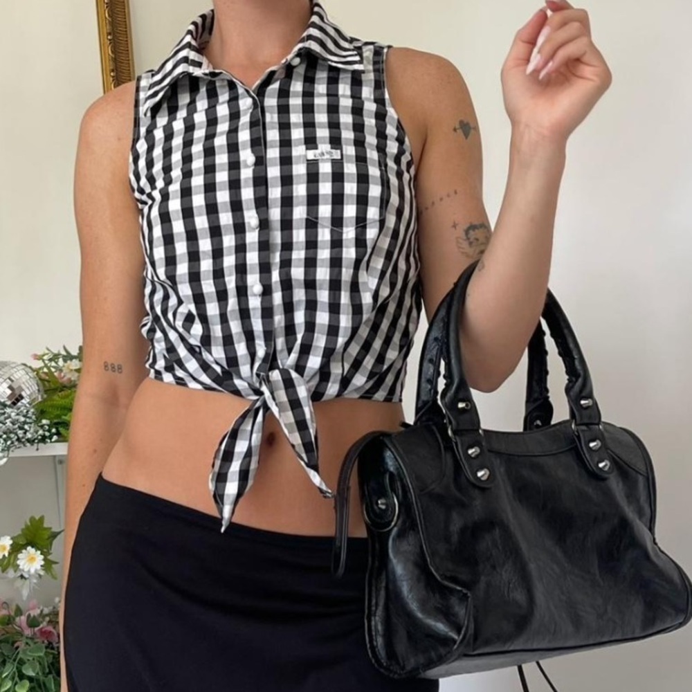 GUESS Black & White Checkered sleeveless tie-waist Women's top size medium